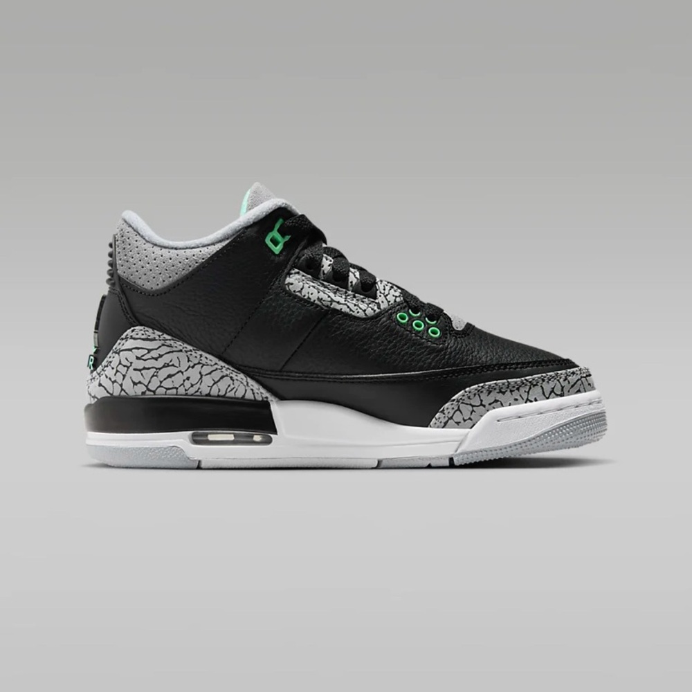 Air Jordan 3 Retro "Green Glow"
